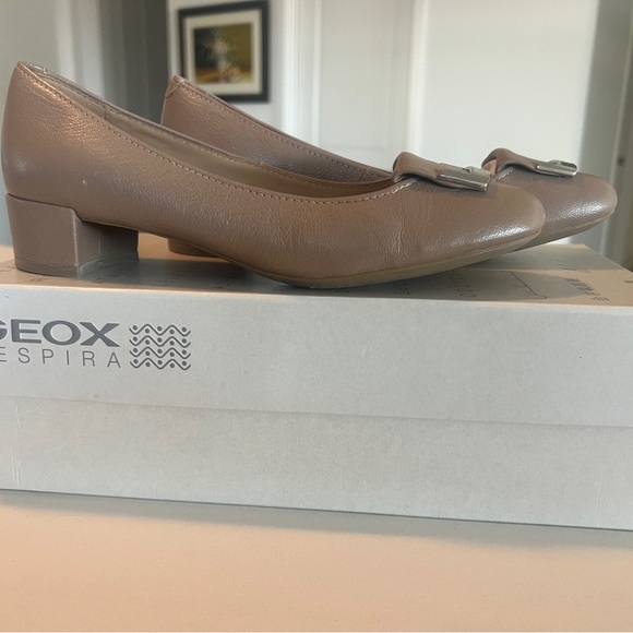 Geox Light Taupe Leather Shoes - Picture 2 of 7